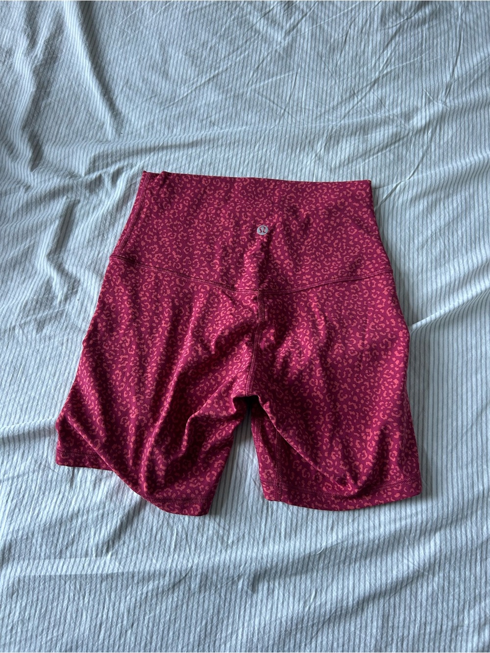 lululemon athletica High-Rise Bike Shorts in magenta leopard print - Picture 2 of 2